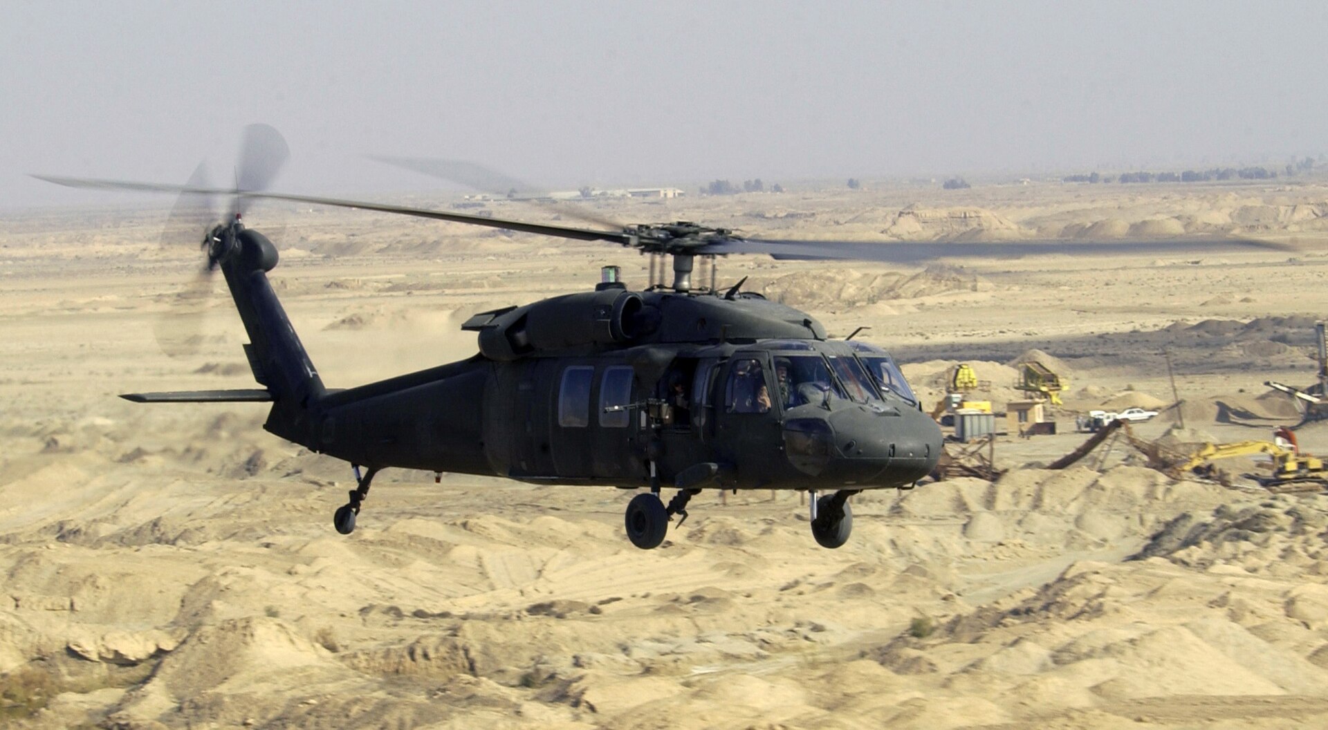 Helicóptero Sikorsky UH-60 en operación